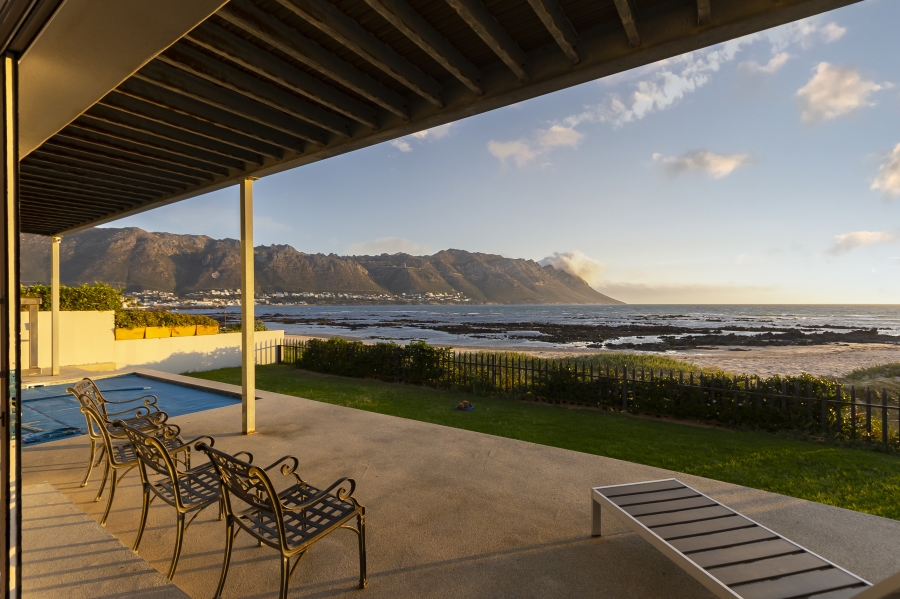 To Let 4 Bedroom Property for Rent in Harbour Island Western Cape